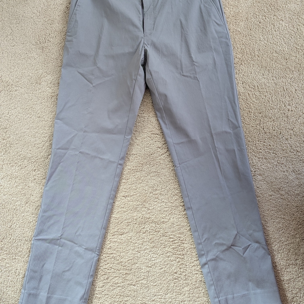Tommy Hilfiger Men's Light Gray Chinos